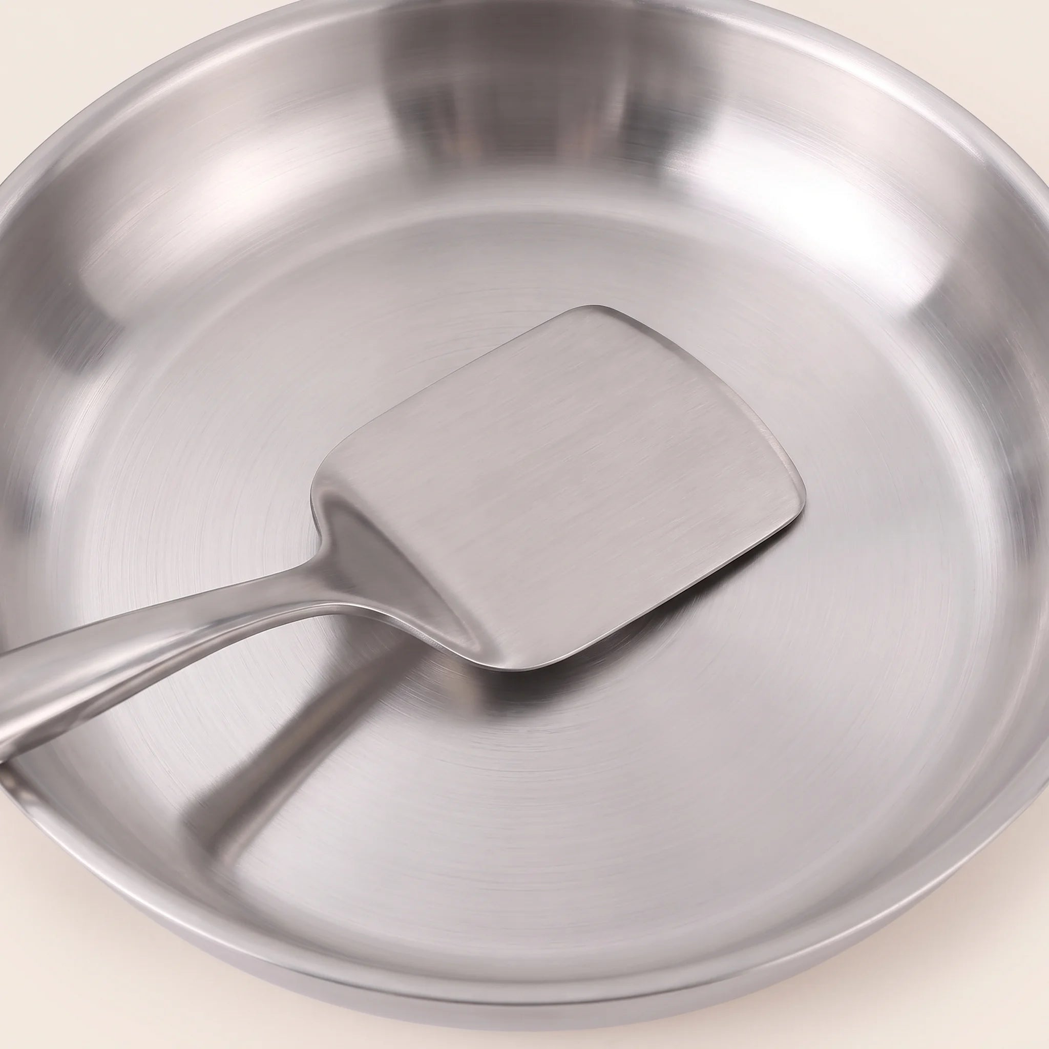 Batterie de cuisine inox 11 pièces, acier trois plis, casseroles poêles sauteuse et faitout | Marthe