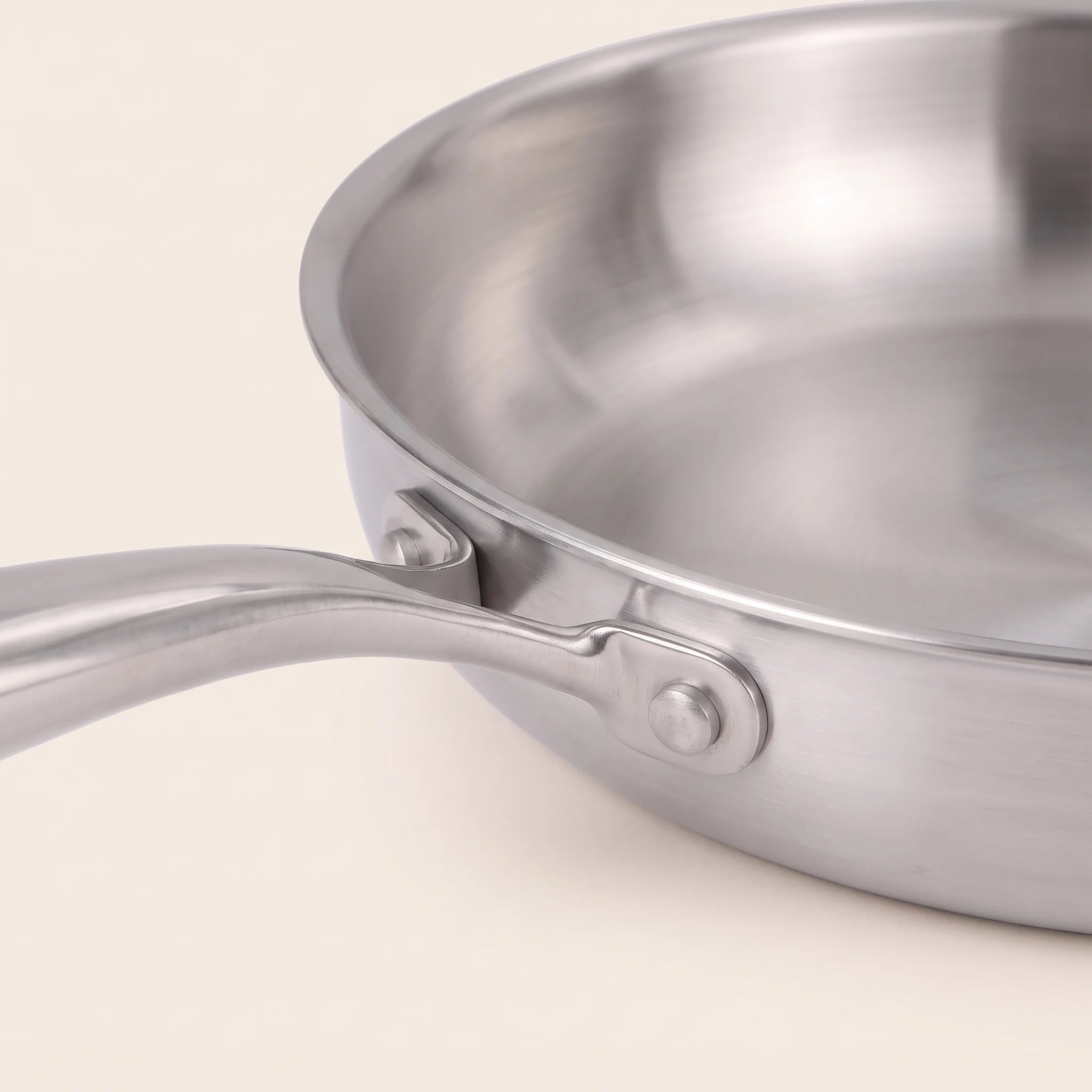Batterie de cuisine inox 11 pièces, acier trois plis, casseroles poêles sauteuse et faitout | Marthe