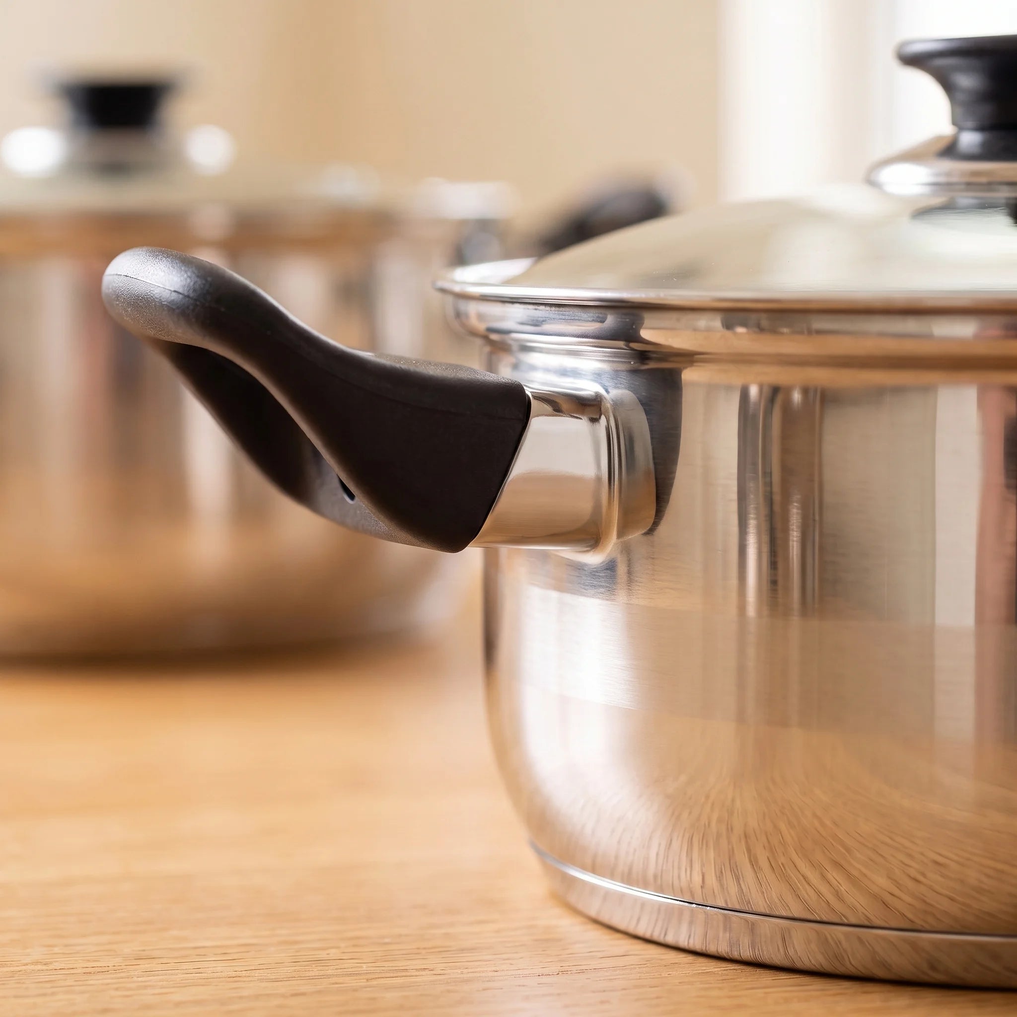 Batterie de cuisine inox 12 pièces avec bouilloire, acier épaissi, induction | Marthe